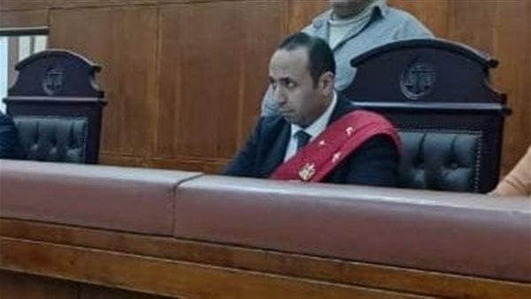 عامل يجبر طالبة على مشاهدة فيديو مخل داخل مكتبة في مدينة نصر عامل يجبر طالبة على مشاهدة فيديو مخل داخل مكتبة في مدينة نصر