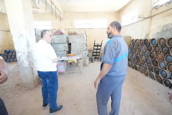 محافظ أسيوط يتفقد مستودع أسطوانات البوتاجاز بالجمعية التعاونية الزراعية بأبنوب ويطمئن على توافرها محافظ أسيوط يتفقد مستودع أسطوانات البوتاجاز بالجمعية التعاونية الزراعية بأبنوب ويطمئن على توافرها