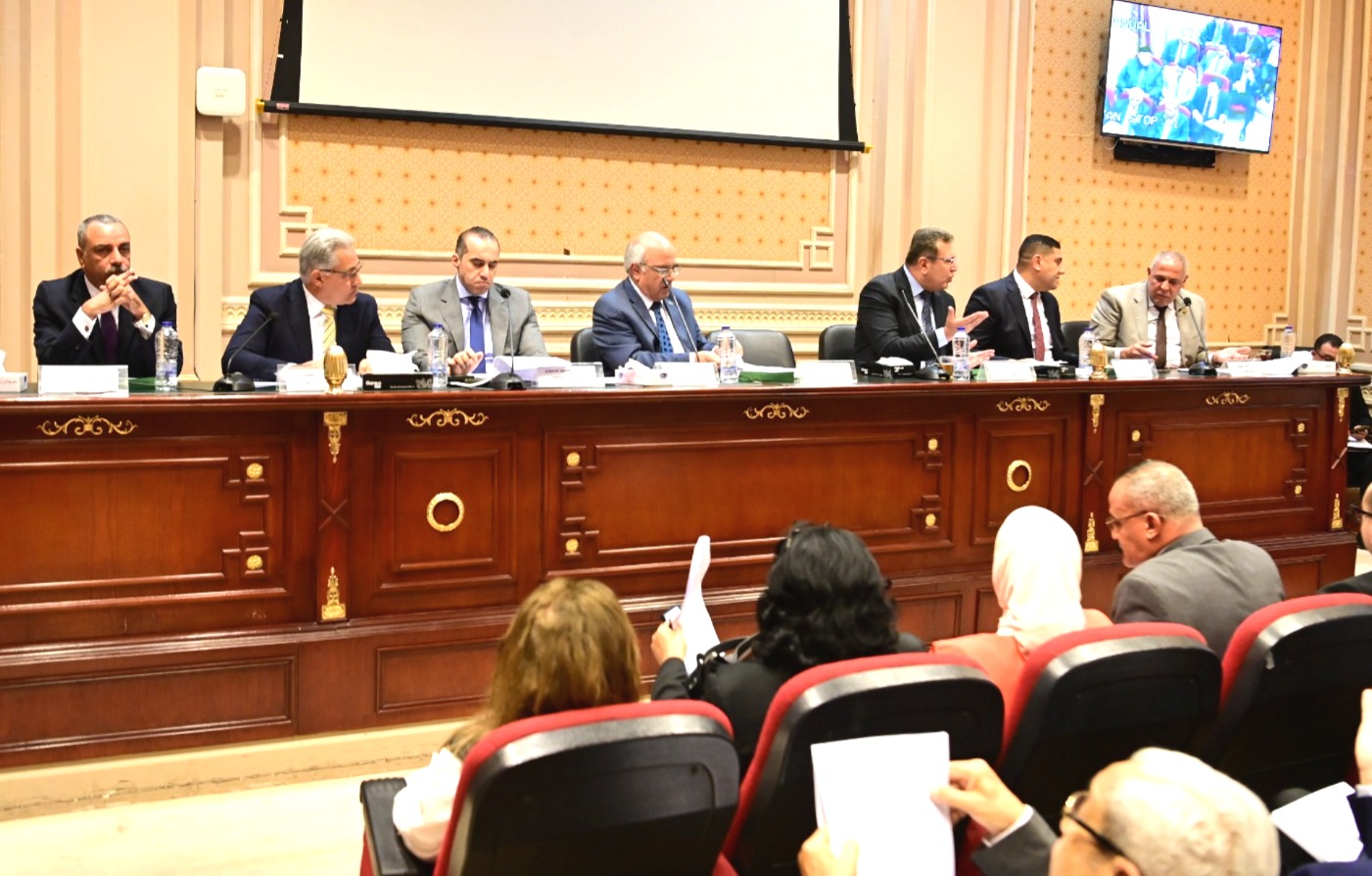 المستشار محمود فوزي: الحكومة ستضع جميع الحقائق الخاصة بمشروع قانون الإيجار القديم أمام النواب المستشار محمود فوزي: الحكومة ستضع جميع الحقائق الخاصة بمشروع قانون الإيجار القديم أمام النواب
