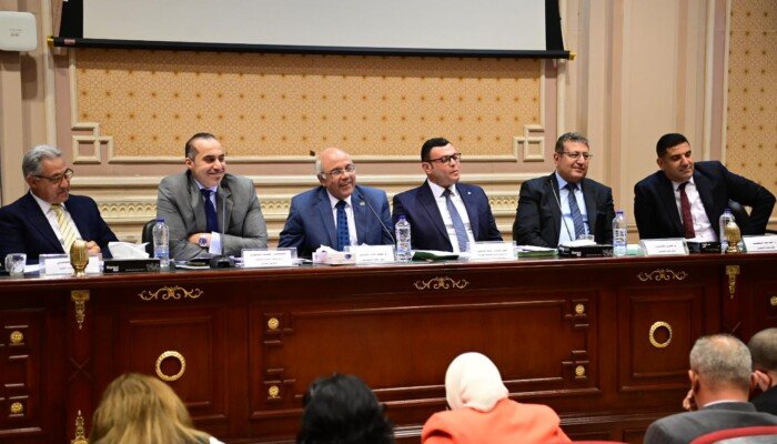 محمود فوزي: المحكمة الدستورية العليا أصدرت أحكاما لتصفية ملف الإيجارات القديمة محمود فوزي: المحكمة الدستورية العليا أصدرت أحكاما لتصفية ملف الإيجارات القديمة