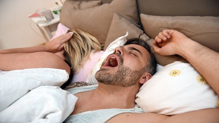 احذر هذه العادة الليلية.. قد تكشف سرًّا خطيرًا عن صحتك احذر هذه العادة الليلية.. قد تكشف سرًّا خطيرًا عن صحتك