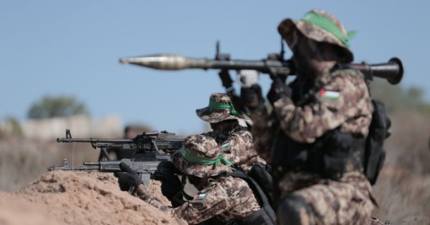 “القسام” تعلن قتل وإصابة جنود إسرائيليين بتفجير عبوة في منطقة مسجد الزهراء بحي الجنينة شرق مدينة رفح “القسام” تعلن قتل وإصابة جنود إسرائيليين بتفجير عبوة في منطقة مسجد الزهراء بحي الجنينة شرق مدينة رفح