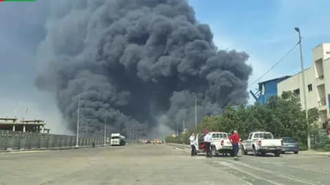 انفجار جديد يهز إيران: حريق ضخم في مشهد بعد كارثة ميناء رجائي.. هل تعاني طهران من أزمة أمان صناعي؟ انفجار جديد يهز إيران: حريق ضخم في مشهد بعد كارثة ميناء رجائي.. هل تعاني طهران من أزمة أمان صناعي؟