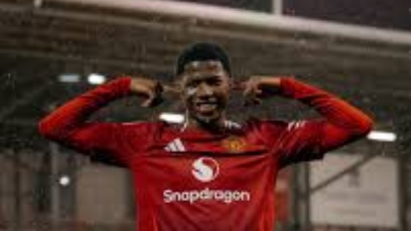 تشيدو أوبي يدخل تاريخ مانشستر يونايتد كأصغر لاعب يبدأ مباراة في البريميرليج تشيدو أوبي يدخل تاريخ مانشستر يونايتد كأصغر لاعب يبدأ مباراة في البريميرليج