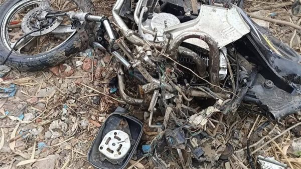 العربية وقعت في الترعة.. مصرع شاب إثر تصادم دراجة نارية وملاكي بالمنوفية العربية وقعت في الترعة.. مصرع شاب إثر تصادم دراجة نارية وملاكي بالمنوفية