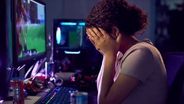 تقدم لخطبتها وأسرتها رفضته.. السجن 3 سنوات لشاب بتهمة تهديد وابتزاز جارته في قنا تقدم لخطبتها وأسرتها رفضته.. السجن 3 سنوات لشاب بتهمة تهديد وابتزاز جارته في قنا