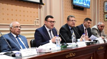 رئيس محلية النواب يستنكر فكرة تعويض المستأجرين بمساكن بديلة في مشروع قانون الإيجار القديم