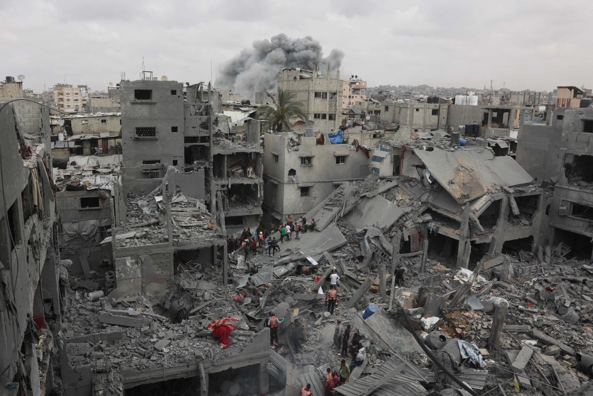 استشهاد 23 فلسطينياً إثر القصف المتواصل للاحتلال على غزة منذ فجر اليوم استشهاد 23 فلسطينياً إثر القصف المتواصل للاحتلال على غزة منذ فجر اليوم