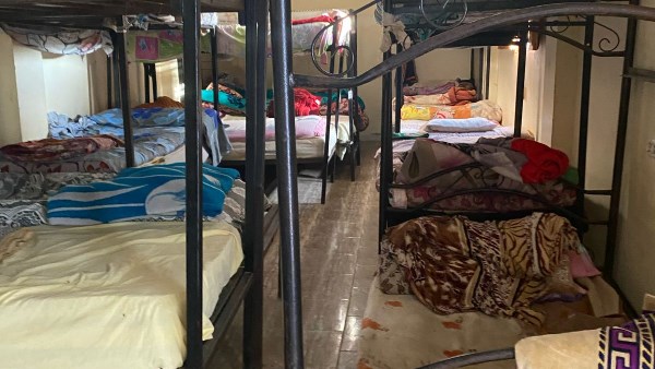 محافظ الإسماعيلية يوافق على توفير سيارة بريد متنقلة لقرية الحجاز محافظ الإسماعيلية يوافق على توفير سيارة بريد متنقلة لقرية الحجاز