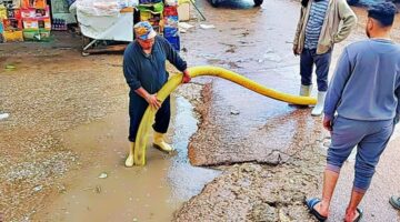 بعد رفع حالة الطوارئ.. استمرار أعمال سحب مياه الأمطار من شوارع الغربية