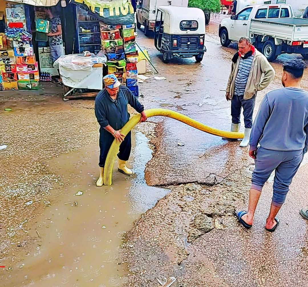 بعد رفع حالة الطوارئ.. استمرار أعمال سحب مياه الأمطار من شوارع الغربية بعد رفع حالة الطوارئ.. استمرار أعمال سحب مياه الأمطار من شوارع الغربية