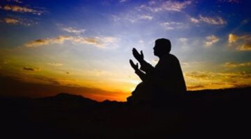 أذكار المساء كما كان يرددها النبي صلوات الله عليه وسلم