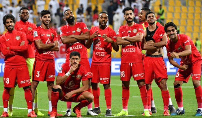 شباب الأهلي يتوج بلقب الدوري الإماراتي للمرة التاسعة في تاريخه شباب الأهلي يتوج بلقب الدوري الإماراتي للمرة التاسعة في تاريخه