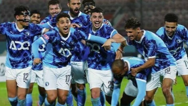 القمة تهتز.. تعليق ناري من فتحي سند على هزيمة بيراميدز من فاركو بالدوري القمة تهتز.. تعليق ناري من فتحي سند على هزيمة بيراميدز من فاركو بالدوري