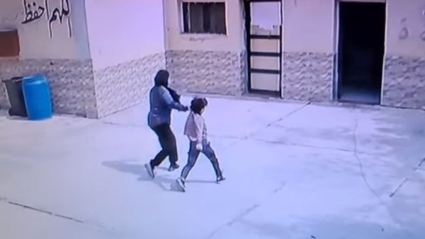 طلب دخول الحمام.. معلمة تتعدى على طالب مريض بالسكر في مدرسة بحدائق القبة طلب دخول الحمام.. معلمة تتعدى على طالب مريض بالسكر في مدرسة بحدائق القبة