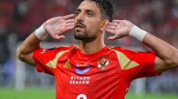 طاهر يدعو للصلاة من أجل والده ويشدد على أن العالم سيتعرف على هوية الأهلي خلال المونديال.