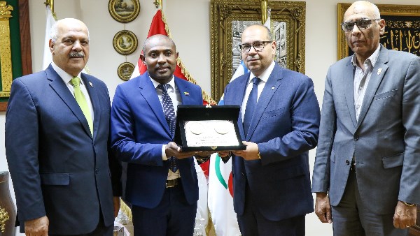 الأولمبية المصرية: مستعدون لتقديم الدعم لجزر القمر خلال استضافتها دورة المحيط الهندي الأولمبية المصرية: مستعدون لتقديم الدعم لجزر القمر خلال استضافتها دورة المحيط الهندي