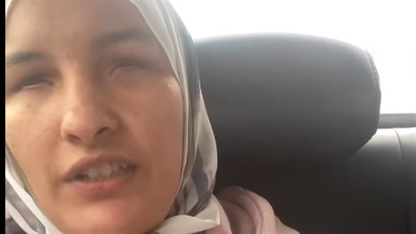 سحب كل فلوسي.. كفيفة تزعم تعرضها للنصب من شخص انتحل صفة مسؤول خدمة العملاء في أحد البنوك سحب كل فلوسي.. كفيفة تزعم تعرضها للنصب من شخص انتحل صفة مسؤول خدمة العملاء في أحد البنوك