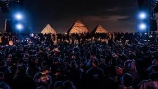 أمين الأعلى للآثار الأسبق: ذبذبات الحفلات لها تأثير سلبي على أبو الهول والأهرامات أمين الأعلى للآثار الأسبق: ذبذبات الحفلات لها تأثير سلبي على أبو الهول والأهرامات