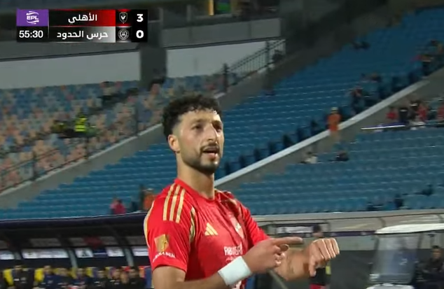 الدوري المصري الممتاز: وسام أبو علي يسجل الهدف الثالث للنادي الأهلي في مرمى حرس الحدود في الدقيقة 55 الدوري المصري الممتاز: وسام أبو علي يسجل الهدف الثالث للنادي الأهلي في مرمى حرس الحدود في الدقيقة 55