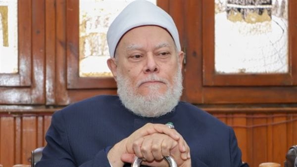 علي جمعة: الله اختار اللغة العربية لتكون وعاءً للوحي الإلهي.. وجمعها من 6 قبائل فقط لخدمة فهم القرآن علي جمعة: الله اختار اللغة العربية لتكون وعاءً للوحي الإلهي.. وجمعها من 6 قبائل فقط لخدمة فهم القرآن