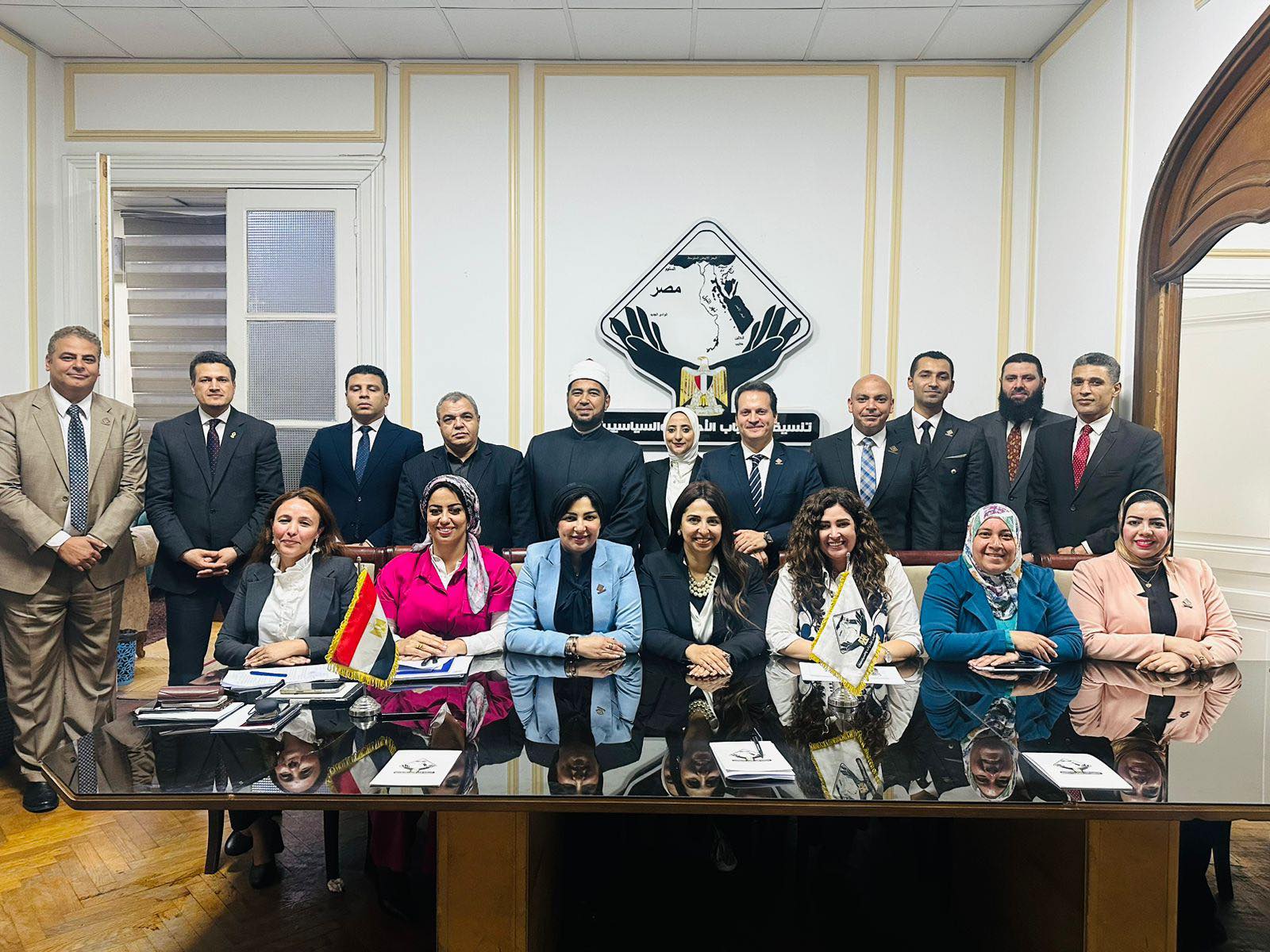 تنسيقية شباب الأحزاب والسياسيين تعقد ورشة عمل عن مشروع قانون تنظيم الفتوى تنسيقية شباب الأحزاب والسياسيين تعقد ورشة عمل عن مشروع قانون تنظيم الفتوى