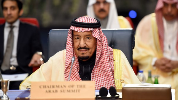 دعوة عراقية للعاهل السعودي لحضور قمتي الجامعة العربية والتنمية الاقتصادية ببغداد دعوة عراقية للعاهل السعودي لحضور قمتي الجامعة العربية والتنمية الاقتصادية ببغداد