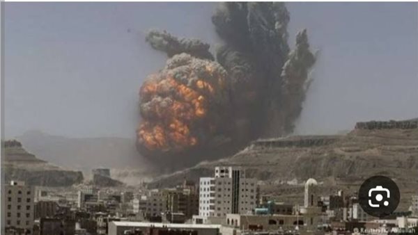 انفجارات عنيفة تهز العاصمة اليمنية صنعاء انفجارات عنيفة تهز العاصمة اليمنية صنعاء