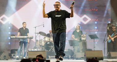 عمرو دياب يُحيى حفلا ضخما فى دبى وسط الآلاف من الجمهور عمرو دياب يُحيى حفلا ضخما فى دبى وسط الآلاف من الجمهور