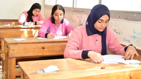 مواعيد امتحانات الفصل الدراسي الثاني لطلاب أولى وثانية ثانوي في الجيزة مواعيد امتحانات الفصل الدراسي الثاني لطلاب أولى وثانية ثانوي في الجيزة
