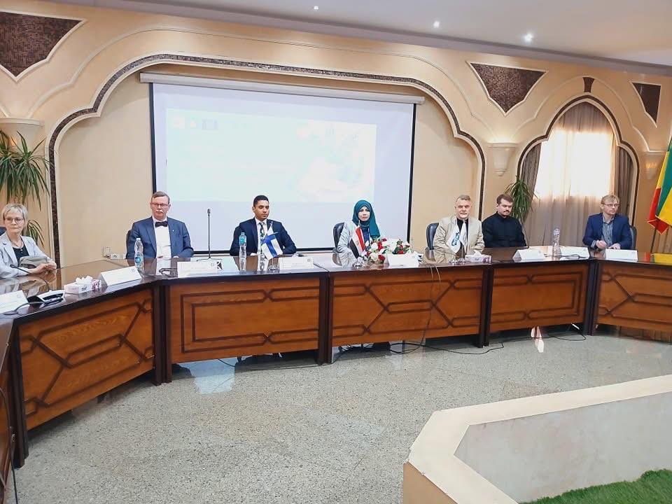  برنامجين إقليميين حول 