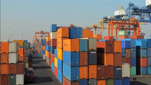 شعبة النقل الدولي: طرح 23 ميناءً جافًا للاستثمار يعزز القدرة التنافسية للصادرات المصرية شعبة النقل الدولي: طرح 23 ميناءً جافًا للاستثمار يعزز القدرة التنافسية للصادرات المصرية