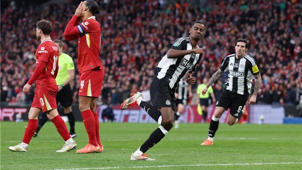 أسطورة ليفربول: هذا اللاعب هو البديل المثالي في حالة فشل ضم إيزاك أسطورة ليفربول: هذا اللاعب هو البديل المثالي في حالة فشل ضم إيزاك