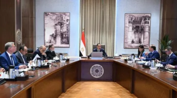 رئيس الوزراء يتابع مستجدات الموقف الحالي لبرنامج الطروحات الحكومية