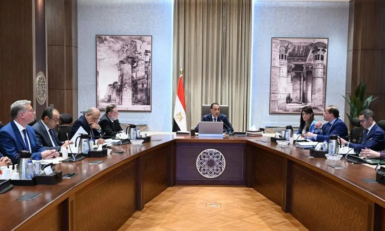 رئيس الوزراء يتابع مستجدات الموقف الحالي لبرنامج الطروحات الحكومية رئيس الوزراء يتابع مستجدات الموقف الحالي لبرنامج الطروحات الحكومية