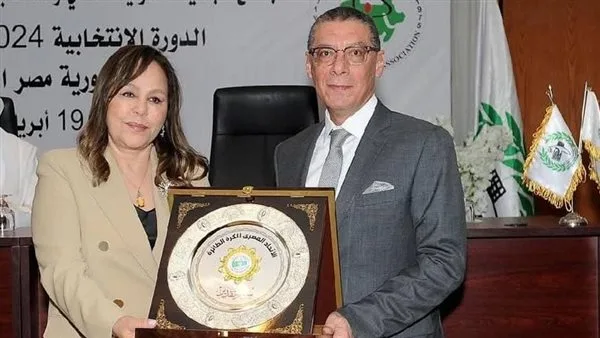 الاتحاد الإفريقي للكرة الطائرة يختار ياسر قمر مستشارًا لمجلس الإدارة الاتحاد الإفريقي للكرة الطائرة يختار ياسر قمر مستشارًا لمجلس الإدارة