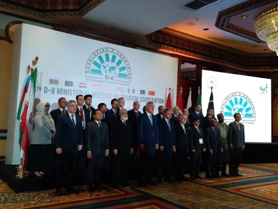انطلاق الاجتماع الرابع لوزراء السياحة الأعضاء بمنظمة الدول الثماني النامية بمصر انطلاق الاجتماع الرابع لوزراء السياحة الأعضاء بمنظمة الدول الثماني النامية بمصر