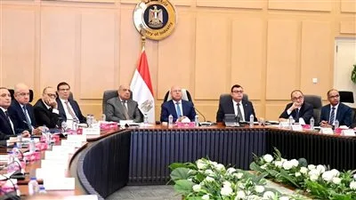 كامل الوزير: جهود كبيرة بذلتها المجموعة الوزارية للتنمية الصناعية لتذليل العقبات التي تواجه المستثمرين كامل الوزير: جهود كبيرة بذلتها المجموعة الوزارية للتنمية الصناعية لتذليل العقبات التي تواجه المستثمرين