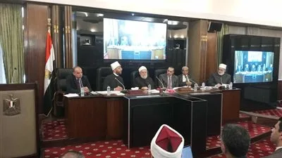 الحبس 6 أشهر وغرامة 100 ألف جنيه.. مشروع قانون تنظيم الفتوي يضع عقوبات رادعة في حال نشر محتوي ديني من غير متخصصين الحبس 6 أشهر وغرامة 100 ألف جنيه.. مشروع قانون تنظيم الفتوي يضع عقوبات رادعة في حال نشر محتوي ديني من غير متخصصين