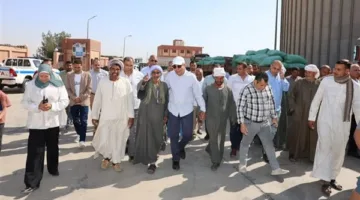 خلال تفقده صومعة البهنسا ببنى مزار محافظ المنيا يتابع منظومة توريد القمح
