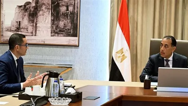 رئيس الوزراء يتابع مع وزير الاستثمار تنفيذ التكليفات الرئاسية لتحسين مناخ الاستثمار رئيس الوزراء يتابع مع وزير الاستثمار تنفيذ التكليفات الرئاسية لتحسين مناخ الاستثمار