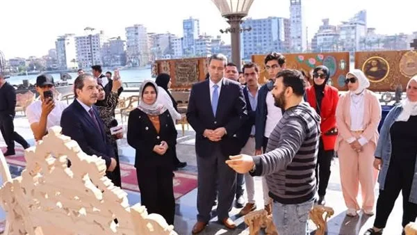 افتتحه محافظ دمياط… ساحة الكوبرى التاريخى تحتضن معرض "فن الأويما " افتتحه محافظ دمياط… ساحة الكوبرى التاريخى تحتضن معرض "فن الأويما "
