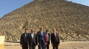 وزير الثقافة والسياحة التركي يزور الأهرامات ويشيد بعظمة الآثار المصرية