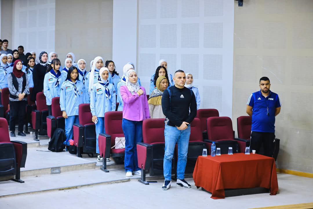 قد تكون صورة ٨ أشخاص، وكلارينيت ونص