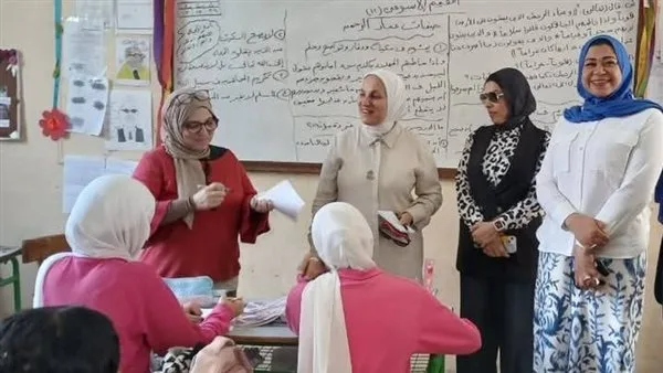وكيل تعليم القاهرة تتفقد عددًا من المدارس بإدارة مصر الجديدة التعليمية وكيل تعليم القاهرة تتفقد عددًا من المدارس بإدارة مصر الجديدة التعليمية