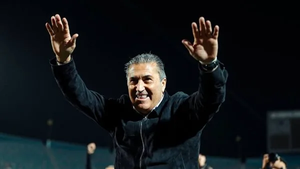 الزمالك يجتمع مع بيسيرو خلال ساعات لتسوية مستحقاته وإعلان رحيله الزمالك يجتمع مع بيسيرو خلال ساعات لتسوية مستحقاته وإعلان رحيله