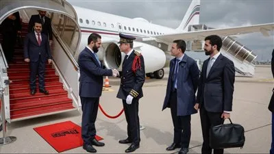 «أول زيارة إلى أوروبا».. الرئيس السوري أحمد الشرع يصل فرنسا «أول زيارة إلى أوروبا».. الرئيس السوري أحمد الشرع يصل فرنسا