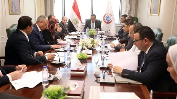 مناقشات لوزير الصحة بشأن الموارد المالية لصندوق مواجهة الطوارئ الطبية مناقشات لوزير الصحة بشأن الموارد المالية لصندوق مواجهة الطوارئ الطبية