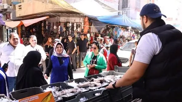نائب محافظ دمياط تتفقد محلات الأغذية وتصدر تنبيهات هامة بشأن الأسعار نائب محافظ دمياط تتفقد محلات الأغذية وتصدر تنبيهات هامة بشأن الأسعار