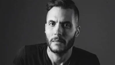 أسلوب جديد.. أول ظهور لأمير عيد من خلف كواليس فيلم أحلام سلطان المنسي أسلوب جديد.. أول ظهور لأمير عيد من خلف كواليس فيلم أحلام سلطان المنسي